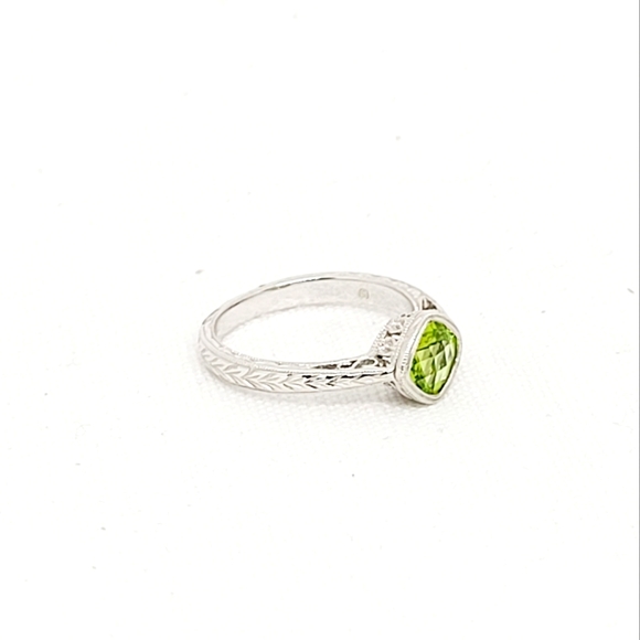 Peridot in white gold ring - Picture 3 of 6